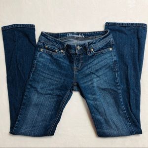 Aeropostale- Chelsea Boot Jean Size 00 Short